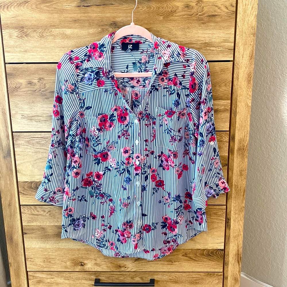Floral Button-Up Blouse - Small